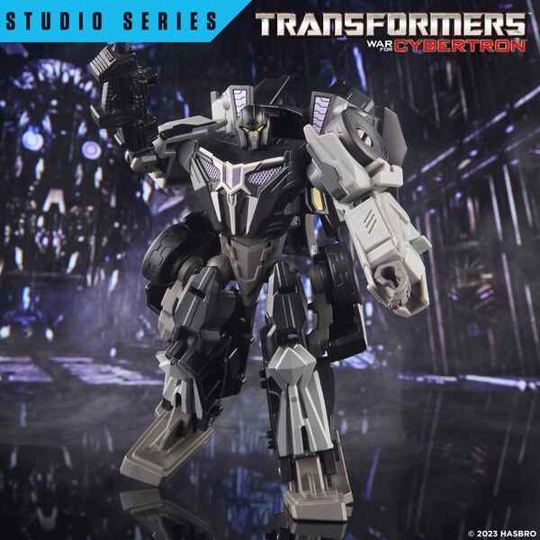 Image Of Studio Series WFC Gamer Edition Barricade  (12 of 38)